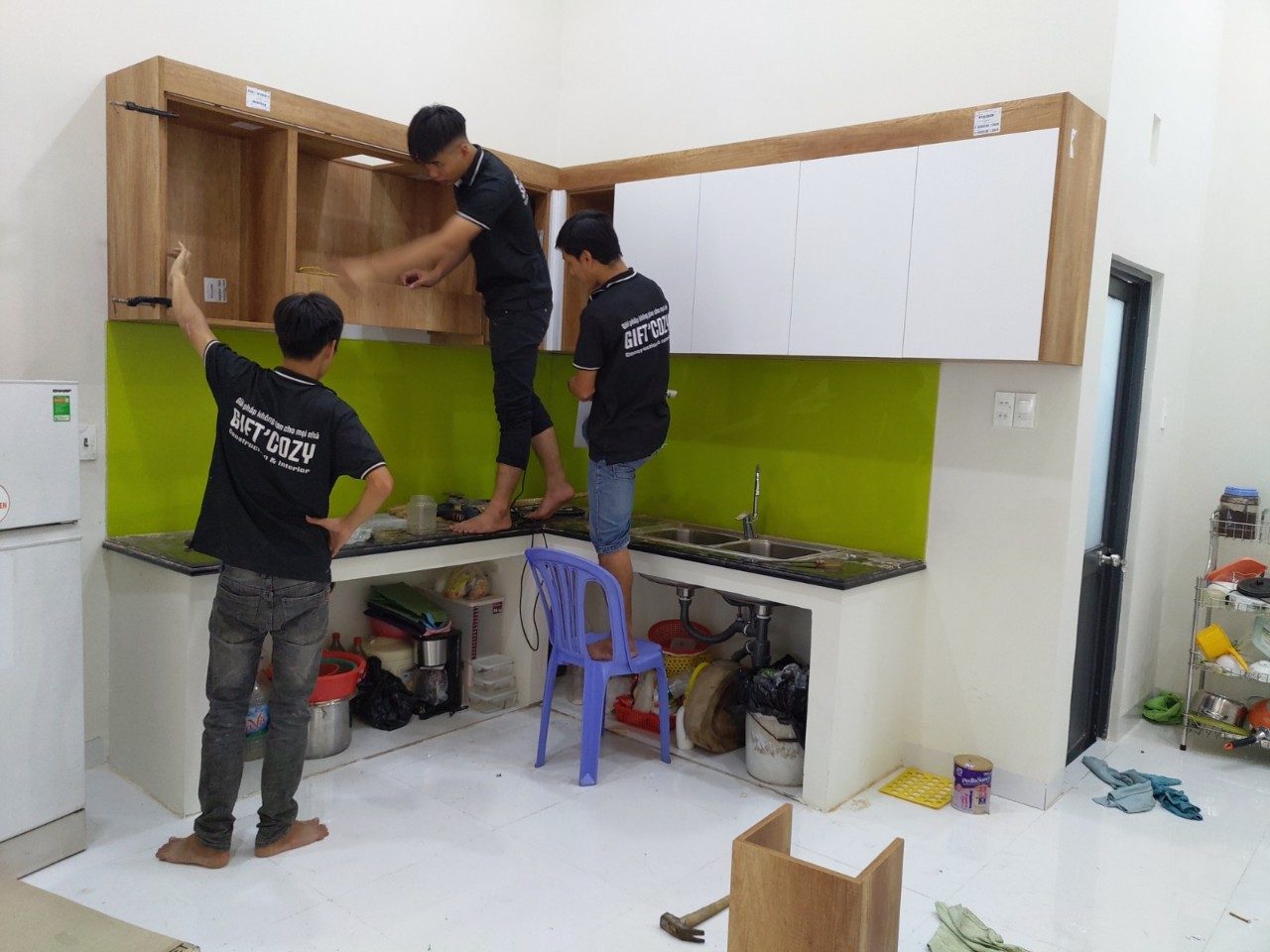 Công nhân hăng xay lao động